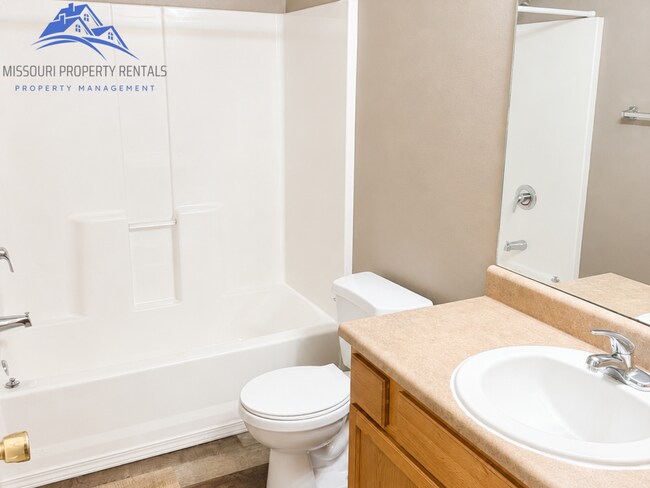 Building Photo - 5005 Peach Dr