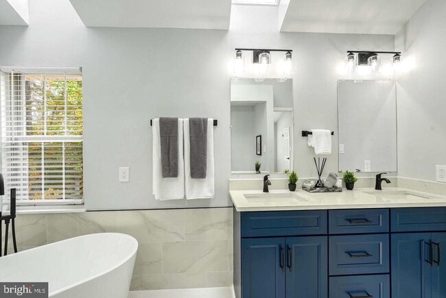 Building Photo - 12672 Catawba Dr