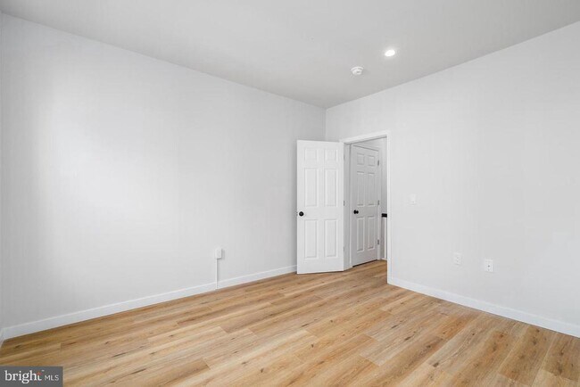Building Photo - 438 Dudley St