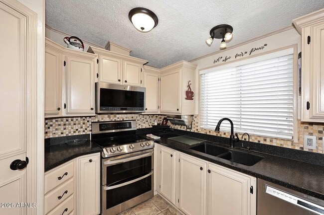 Building Photo - 6242 S Cypress Point Dr