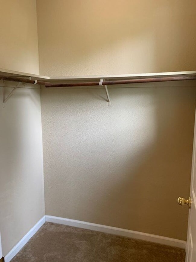 Building Photo - Big, Beautiful, Two Story Home in North Natomas