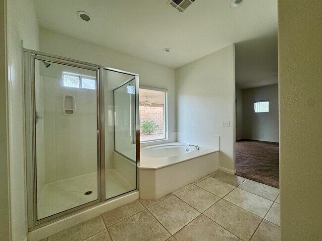 Building Photo - 74088 Daisy Ln