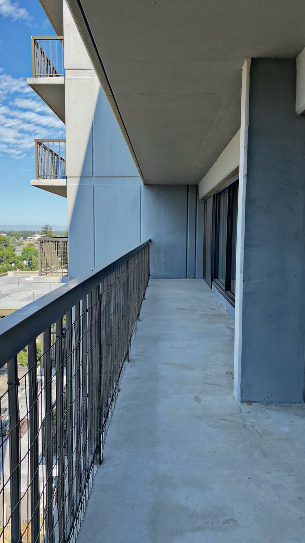 Building Photo - Gorgeous 14th Floor 2 Bd, 2 Bath Condo Available Now!
