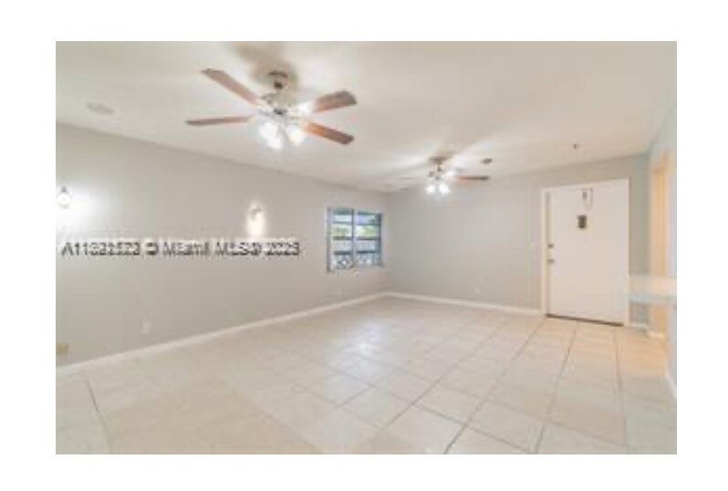 Building Photo - 4200 NW 3rd Ct