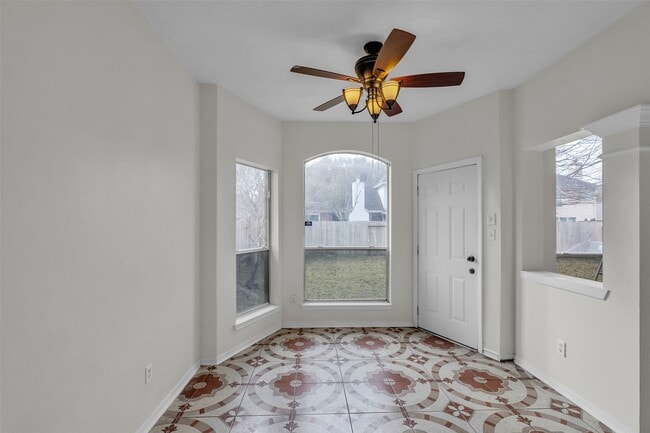 Building Photo - 17611 Magnolia Cir