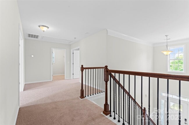 Building Photo - 1037 Jack Pine Rd