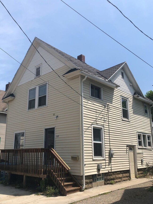 Building Photo - 517 Walnut Ct