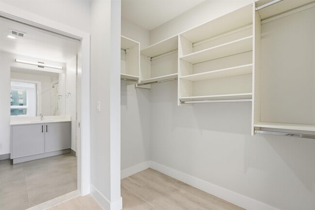 Building Photo - 40 Center St