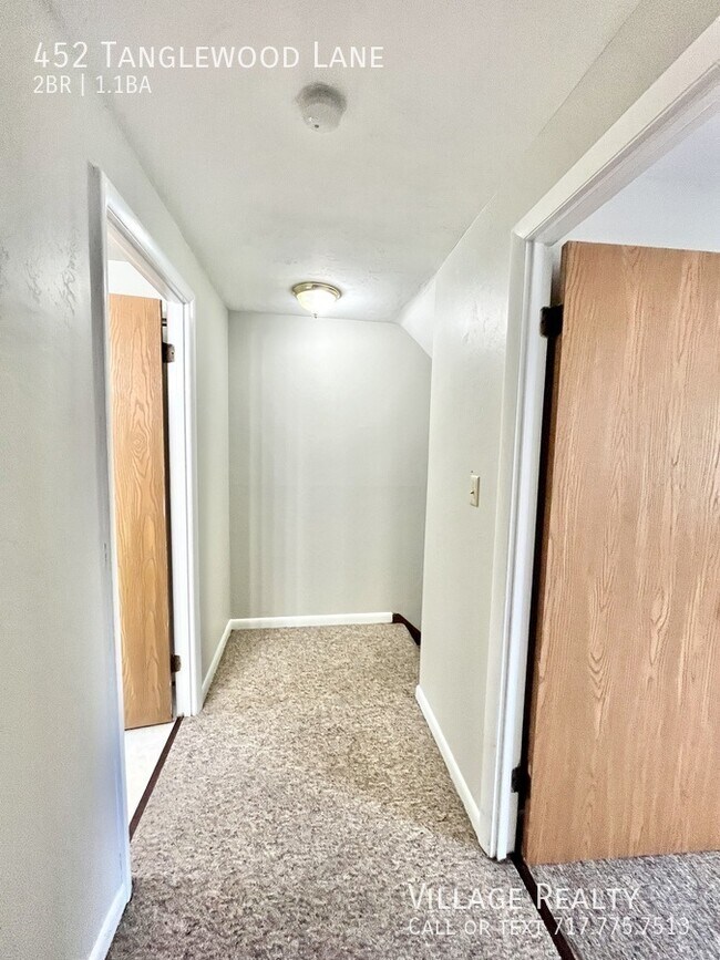 Building Photo - 452 Tanglewood Ln