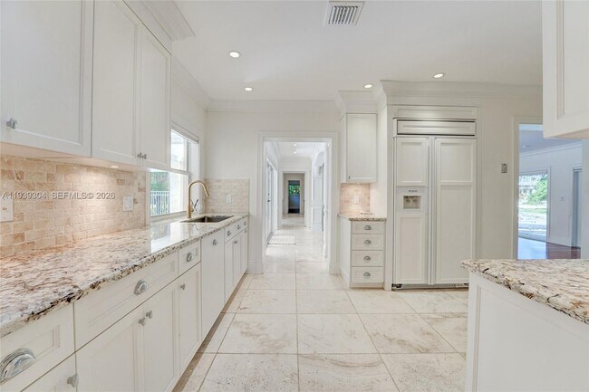 Building Photo - 10640 SW 61st Ave