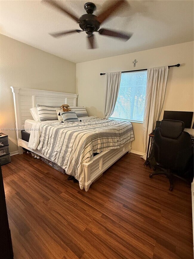 Building Photo - 6466 Emerald Dunes Dr