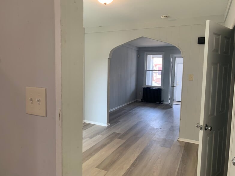 Building Photo - 32 Bellevue Ter