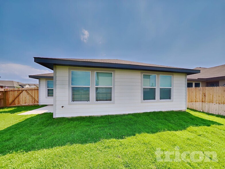 Building Photo - 5723 Jayden Pass