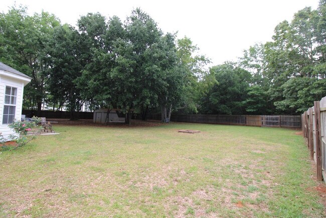 Building Photo - 1425 Mayfield Dr
