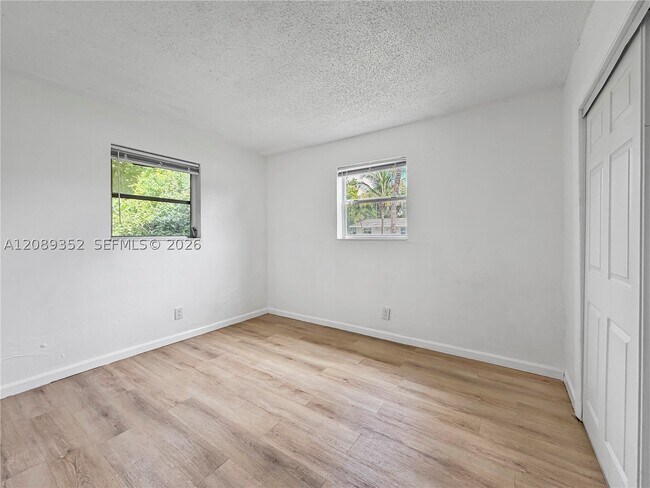 Building Photo - 1725 NW 54th Terrace