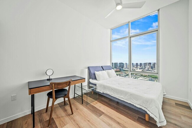 Building Photo - 1515 Liona St