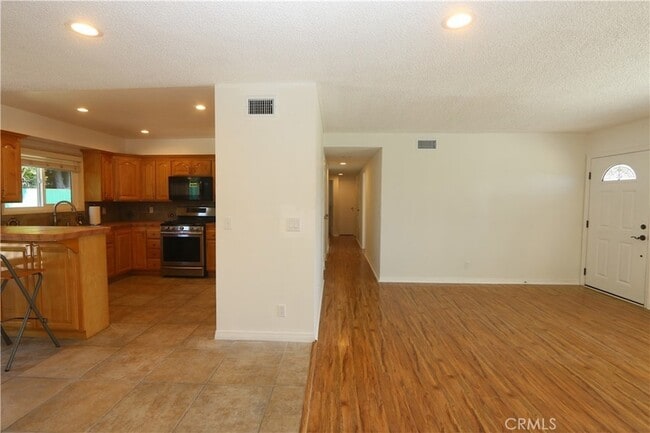 Building Photo - 16572 Patricia Ln