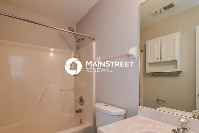 Building Photo - 3 Bedroom Pet-Friendly Home in Memphis, TN with Main Street Renewal