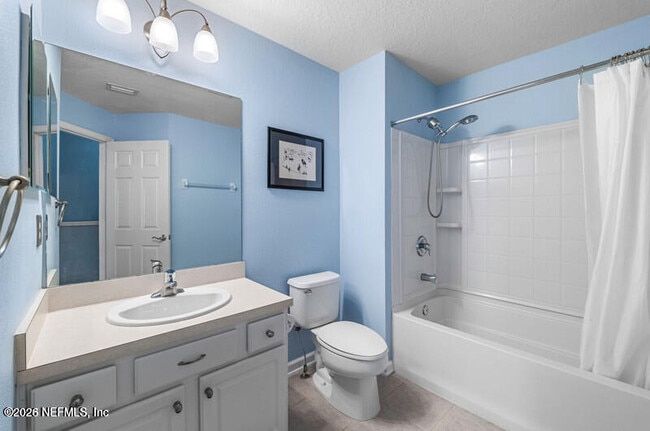 Building Photo - 4265 Highwood Dr