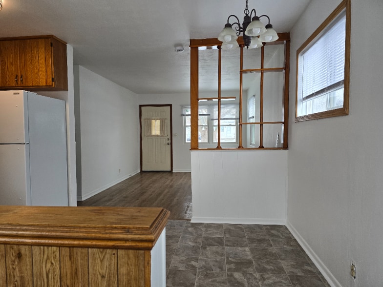 Building Photo - 1406 S Grant Ave