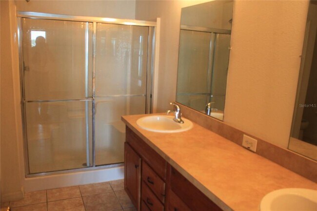 Building Photo - 4440 Waterside Pointe Cir
