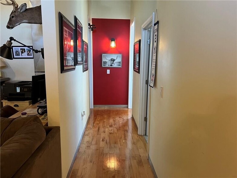 Building Photo - 1117 Douglas Ave