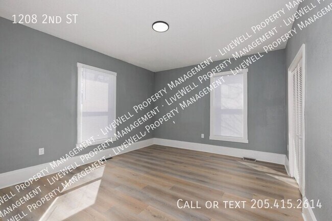 Building Photo - 1208 2nd St