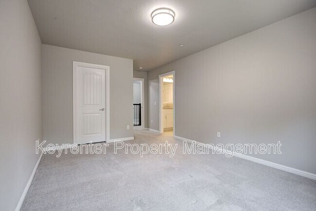 Building Photo - 15121 SE 56th St