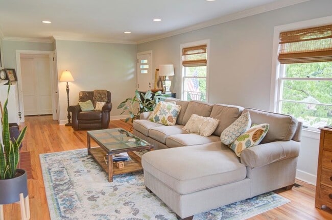 Building Photo - 650 Auburn Dr