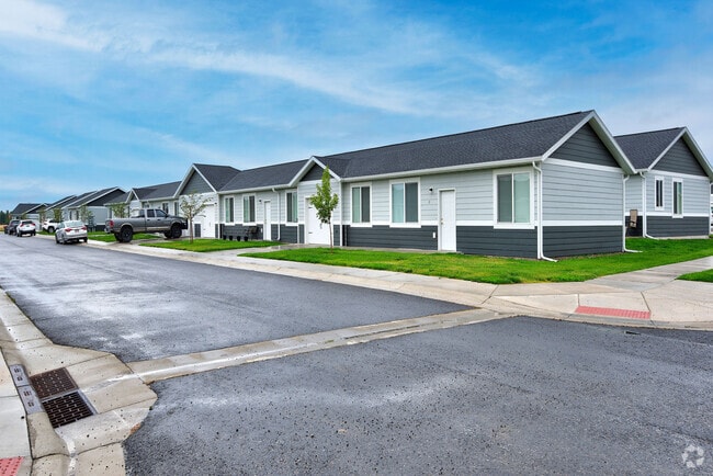 Building Photo - Elkhorn Flats