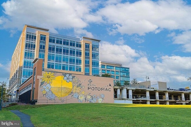 Building Photo - 11382 Emerald Park Rd