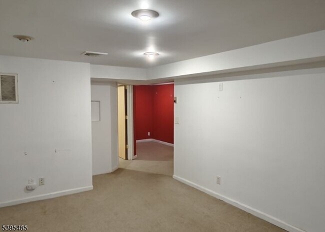 Building Photo - 128 Lee St