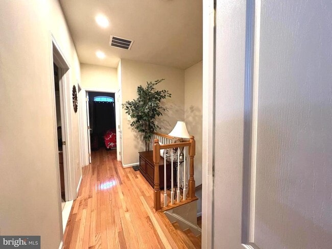 Building Photo - 7039 Little Thames Drive