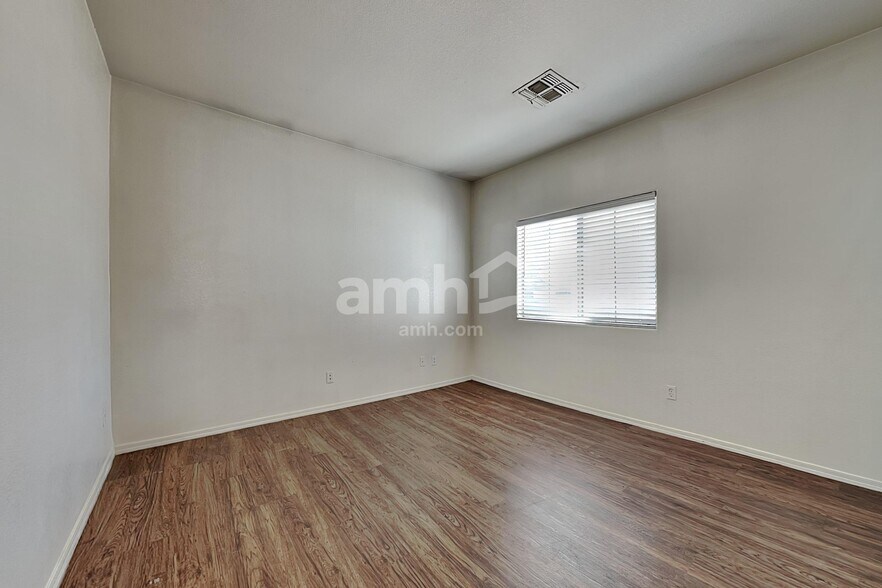 Building Photo - 6513 W Miami St