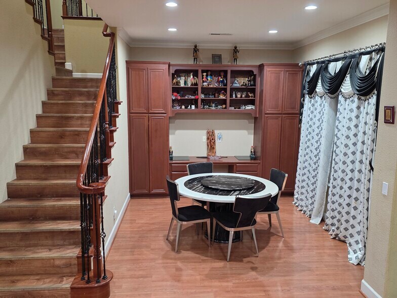 Building Photo - 1850 Ballybunion Dr