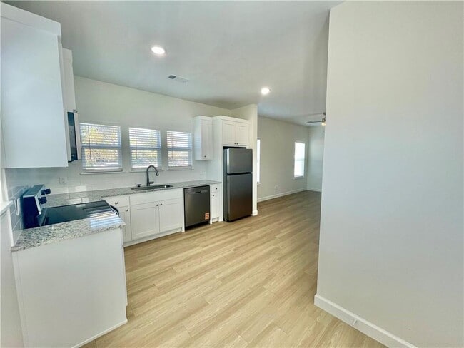 Building Photo - 506 Park St