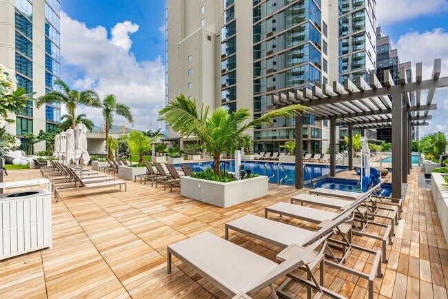 Building Photo - Sky Ala Moana (West) #3305 - Fully Furnished 1 BR/1 BA/1 Parking