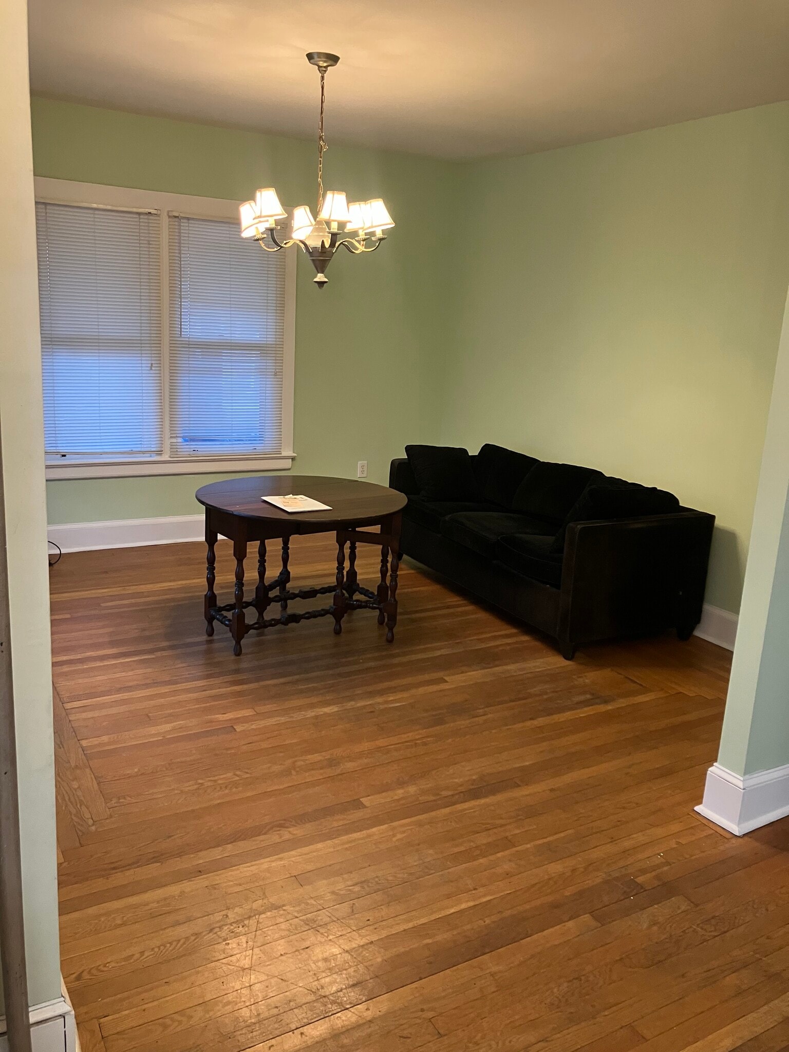 Building Photo - 32 Huntington St