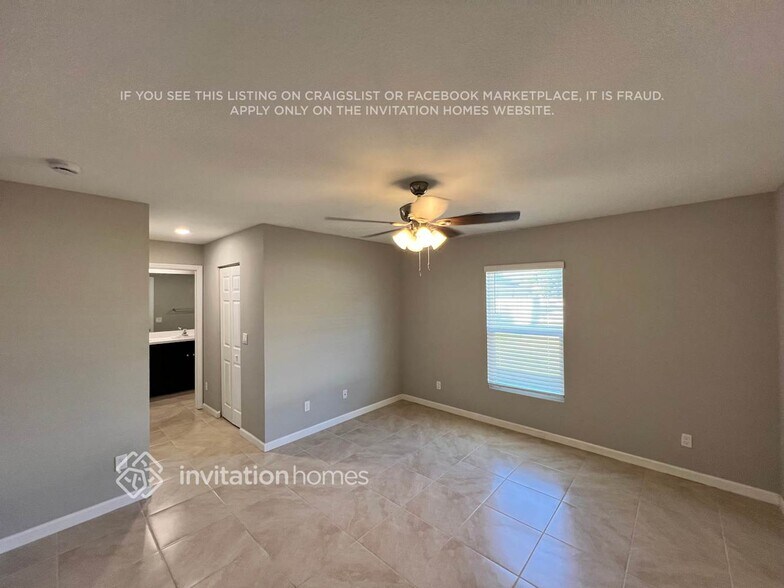 Building Photo - 1013 SW Majorca Ave