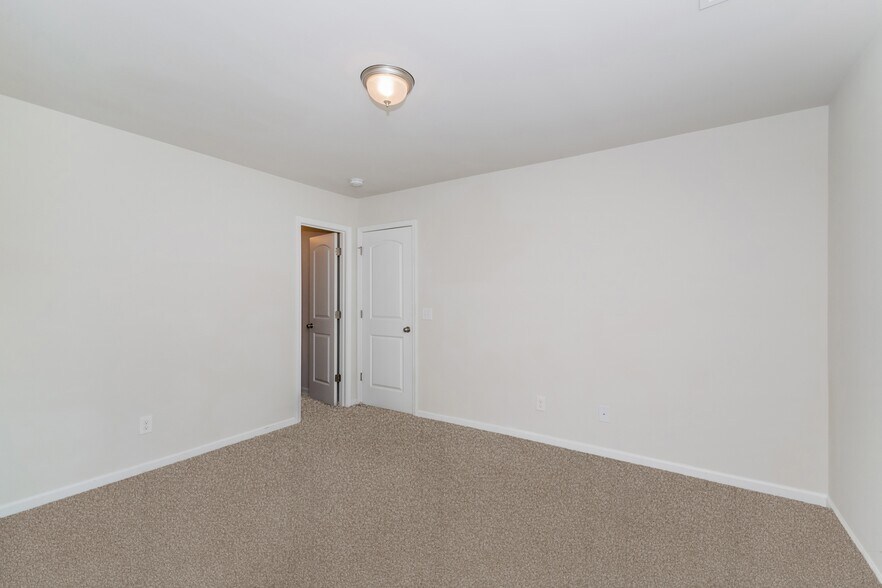 Building Photo - 109 Amber Mill Cir
