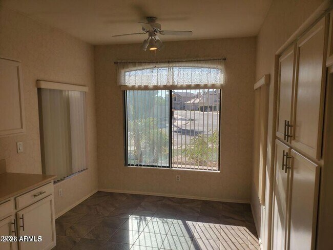 Building Photo - 1848 E Chilton Dr