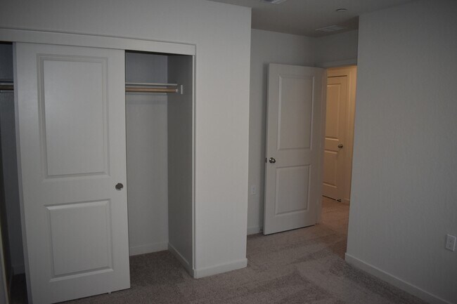 Building Photo - 4624 Athena Dr