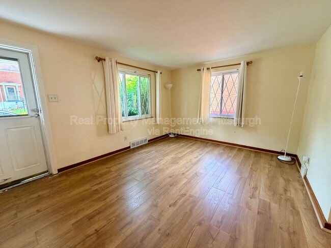 Building Photo - 1076 Thornwood Dr