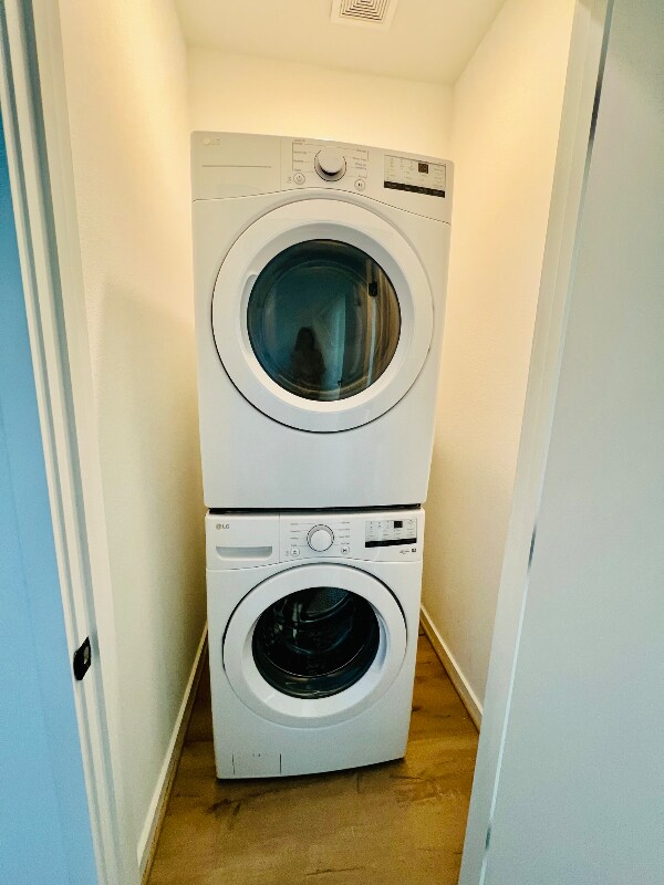 Building Photo - 203 Danna Ln