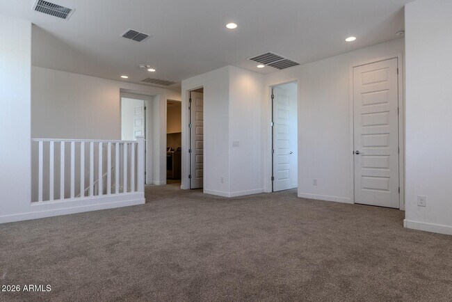 Building Photo - 9115 W Glenrosa Ave