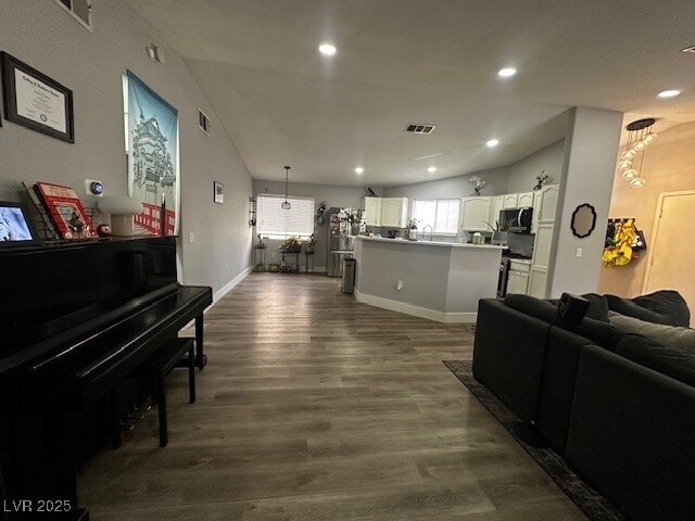 Building Photo - 5270 Panguitch Dr