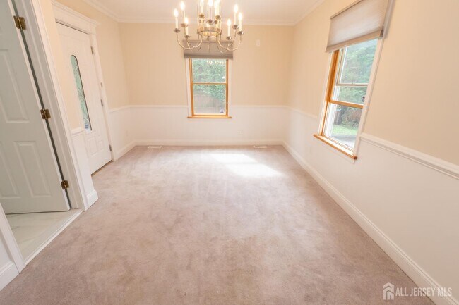 Building Photo - 135 Summerhill Rd