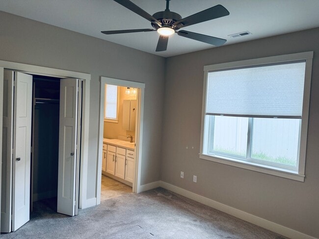 Building Photo - 2 bed, 2 bath West End Luxury