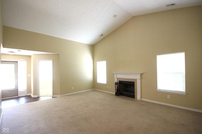 Building Photo - 1554 Stanford Dr
