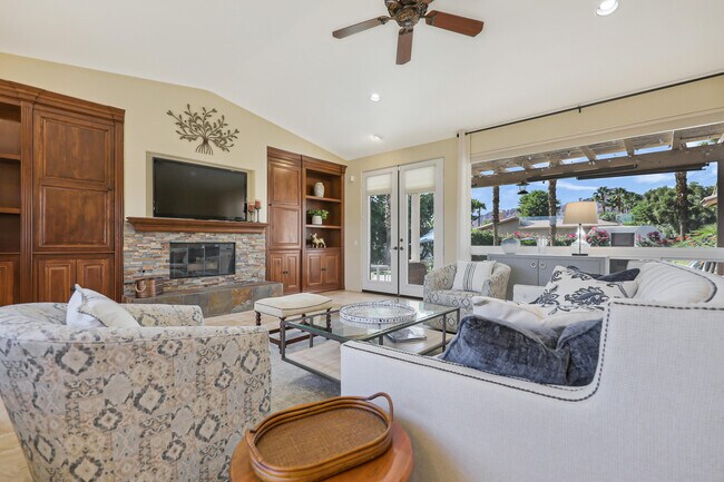 Building Photo - 78825 Vía Ventana